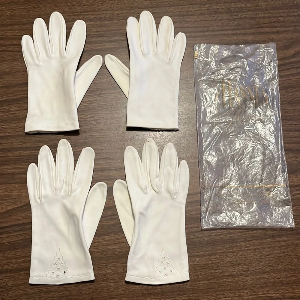 VINTAGE White Gloves Size 7 Two Pairs